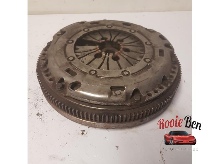 Used Flywheel Volkswagen Passat Variant (3C5) 1.9 TDI Price € 50,00 Margin scheme offered by Rooie Ben autodemontage