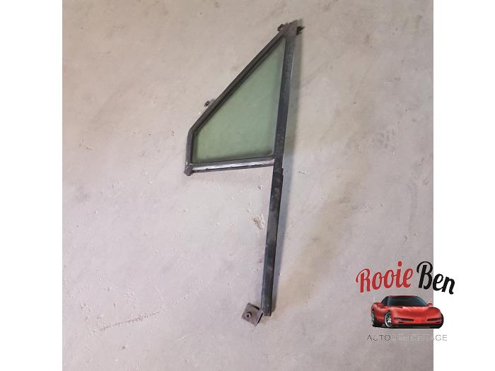 Usados Ventanilla triangular izquierda delante Jeep Cherokee (XJ) 4.0 i Precio € 50,00 Norma de margen ofrecido por Rooie Ben autodemontage