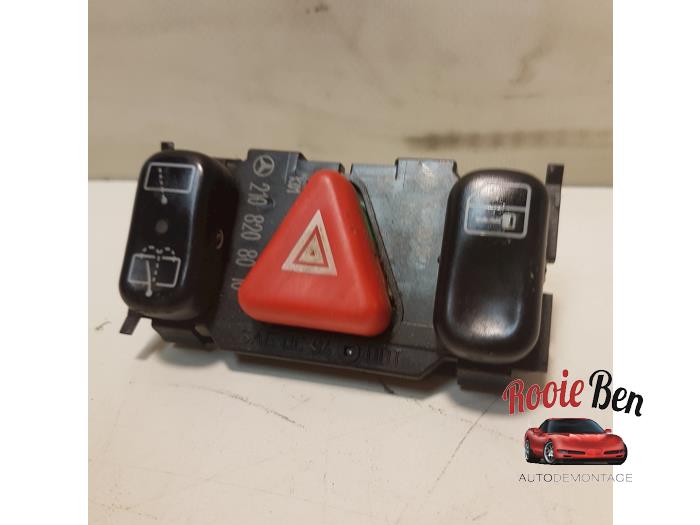 Panic lighting switch from a Mercedes-Benz E Combi (S210) 2.0 E-200 16V 1997