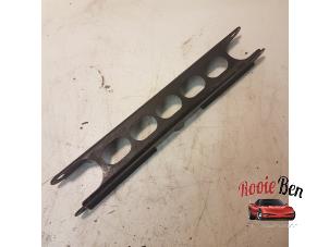 Used Rear lower wishbone, left BMW 1 serie (E87/87N) 116i 1.6 16V Price on request offered by Rooie Ben autodemontage