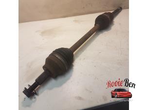 Used Front drive shaft, right Jeep Grand Cherokee (WK/WK2) 3.0 CRD V6 24V Price on request offered by Rooie Ben autodemontage