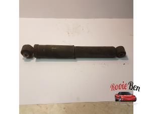 Used Shock absorber kit Opel Movano 2.3 CDTi 16V FWD Price on request offered by Rooie Ben autodemontage