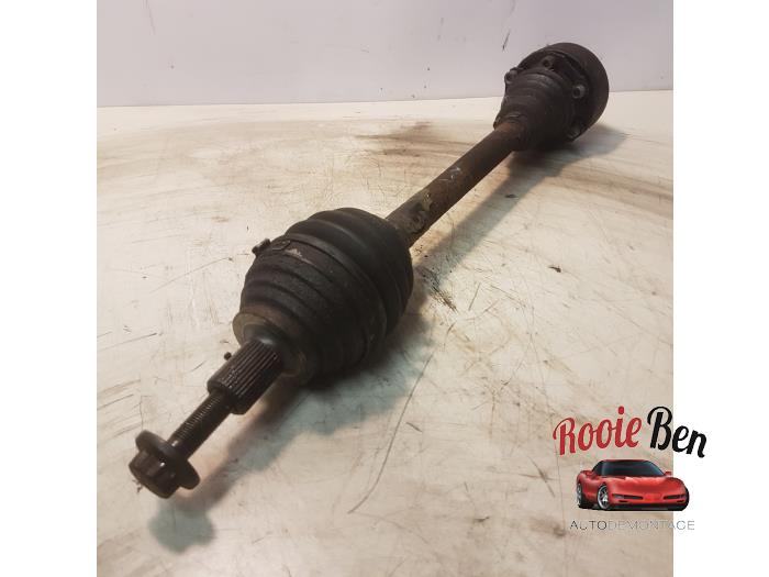 Front drive shaft, left from a Volkswagen Touran (1T1/T2) 1.9 TDI 105 Euro 3 2004