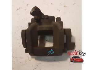 Used Front brake calliper, right Peugeot 508 SW (8E/8U) 1.6 e-HDi 16V Price on request offered by Rooie Ben autodemontage