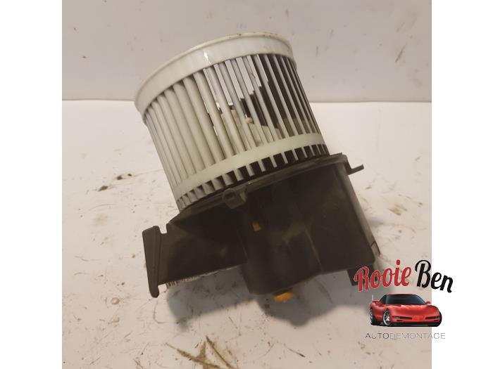 Heating and ventilation fan motor from a Fiat 500 (312) 1.4 16V 2010