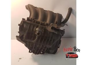 Used Intake manifold BMW 3 serie (E90) 320i 16V Corporate Lease Price on request offered by Rooie Ben autodemontage