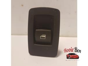 Used Electric window switch BMW 3 serie (E90) 320i 16V Corporate Lease Price on request offered by Rooie Ben autodemontage