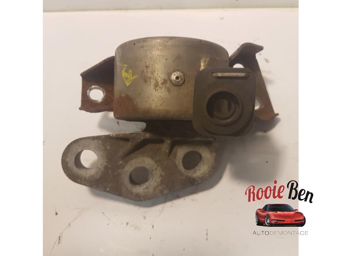 Used Engine mount Opel Corsa D 1.3 CDTi 16V ecoFLEX Price € 10,00 Margin scheme offered by Rooie Ben autodemontage