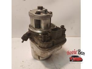 Used Power steering pump Volkswagen Polo V (6R) 1.4 16V Price on request offered by Rooie Ben autodemontage
