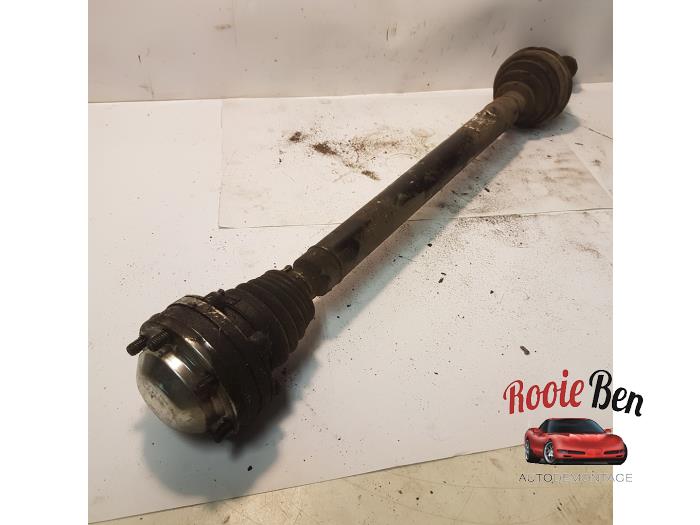 Front drive shaft, right from a Volkswagen Passat Variant (3C5) 2.0 TDI 140 2008