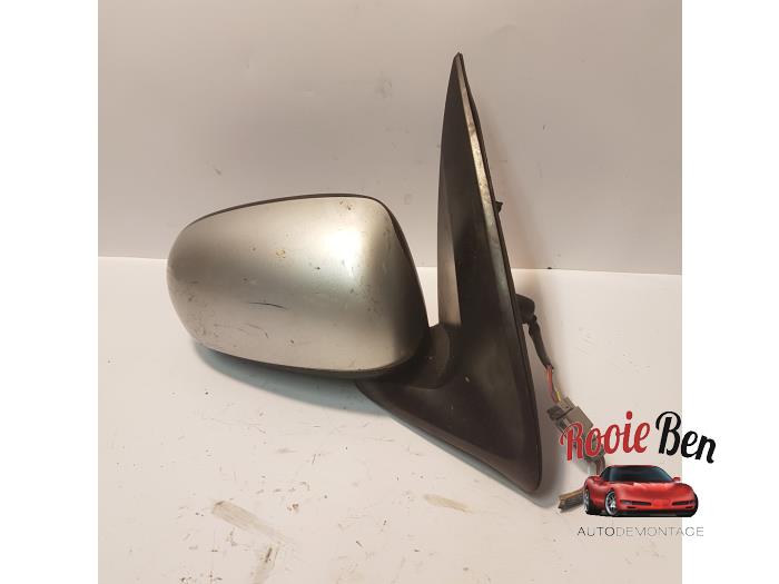 Wing mirror, right from a Nissan Almera (N16) 1.5 16V 2003