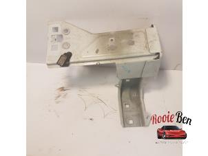 Used Chassis bar, front Renault Twingo III (AH) 1.0 SCe 70 12V Price on request offered by Rooie Ben autodemontage