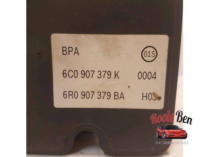 Pompa ABS z Skoda Fabia III (NJ3) 1.2 TSI 16V 2015