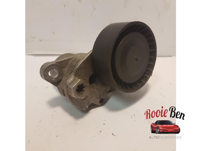 Usados Rodillo tensor correa múltiple Skoda Fabia III (NJ3) 1.2 TSI 16V Precio € 15,00 Norma de margen ofrecido por Rooie Ben autodemontage