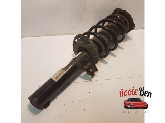Front shock absorber rod, right from a Volkswagen Tiguan (5N1/2) 2.0 TDI 16V 4Motion 2015
