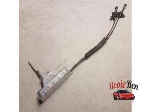 Used Gearbox shift cable Volkswagen Tiguan (5N1/2) 2.0 TDI 16V 4Motion Price on request offered by Rooie Ben autodemontage