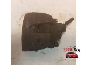 Used Front brake calliper, right Mazda 3 Sport (BK14) 1.6i 16V Price € 40,00 Margin scheme offered by Rooie Ben autodemontage