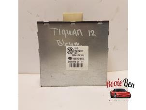 Used Voltage regulator Volkswagen Tiguan (5N1/2) 2.0 TDI 16V 4Motion Price on request offered by Rooie Ben autodemontage