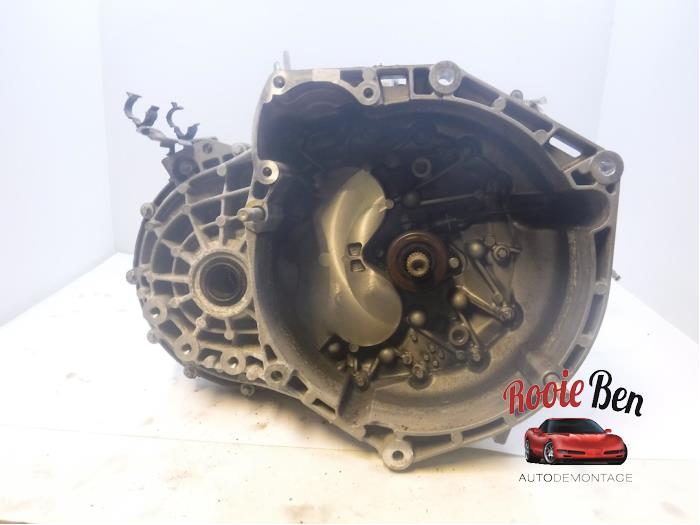 Gearbox from a Jeep Renegade (BU) 1.6 Multijet 16V 2017