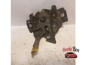 Used Bonnet lock mechanism Ford Usa Mustang V Convertible 4.0 V6 Price on request offered by Rooie Ben autodemontage