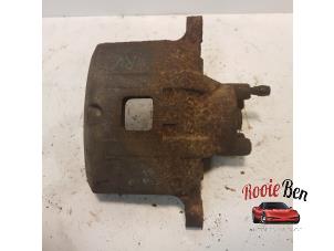 Used Front brake calliper, right Dodge Avenger (JS) 2.0 16V Price on request offered by Rooie Ben autodemontage