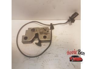Used Bonnet lock mechanism Skoda Citigo 1.0 12V Price on request offered by Rooie Ben autodemontage
