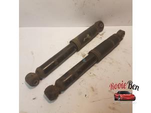 Used Shock absorber kit Fiat Panda (312) 0.9 TwinAir 65 Price on request offered by Rooie Ben autodemontage