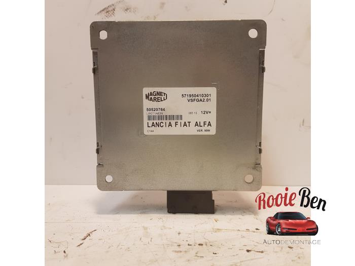 Używane Modul radiowy Fiat Panda (312) 0.9 TwinAir 65 Cena € 25,00 Procedura marży oferowane przez Rooie Ben autodemontage