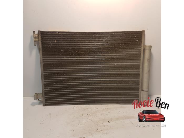 Usagé Radiateur clim Renault Twingo III (AH) 1.0 SCe 70 12V Prix € 20,00 Règlement à la marge proposé par Rooie Ben autodemontage