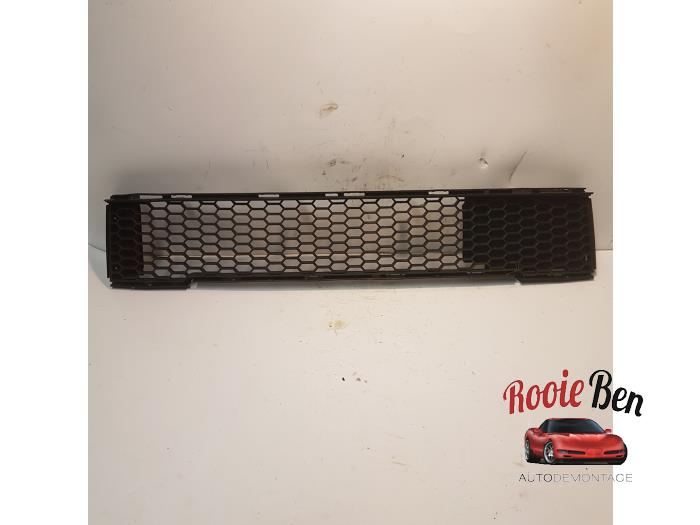 Używane Grill Fiat 500 (312) 0.9 TwinAir 85 Cena € 15,00 Procedura marży oferowane przez Rooie Ben autodemontage