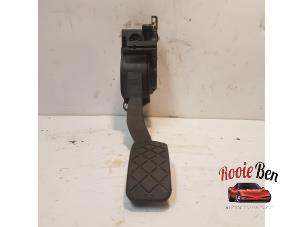 Used Accelerator pedal Volkswagen Polo V (6R) 1.2 TSI Price on request offered by Rooie Ben autodemontage