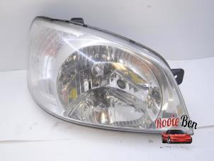 Used Headlight, right Hyundai Getz 1.3i 12V Price on request offered by Rooie Ben autodemontage