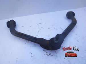Used Front upper wishbone, right Jeep Cherokee/Liberty (KJ) 3.7 V6 24V Price on request offered by Rooie Ben autodemontage