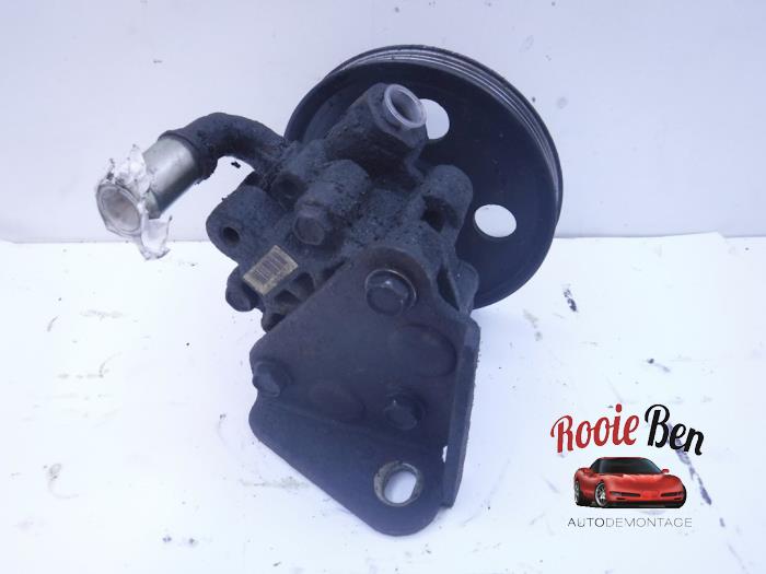 Usagé Pompe de direction Chrysler Voyager/Grand Voyager (RG/RS) 2.5 CRD 16V Prix € 40,00 Règlement à la marge proposé par Rooie Ben autodemontage