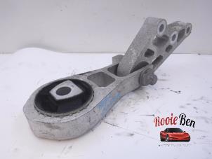 Engine mount from a Jeep Renegade (BU) 1.6 Multijet 16V 2017