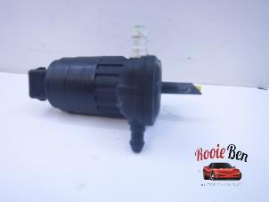Used Windscreen washer pump Jeep Renegade (BU) 1.6 Multijet 16V Price on request offered by Rooie Ben autodemontage