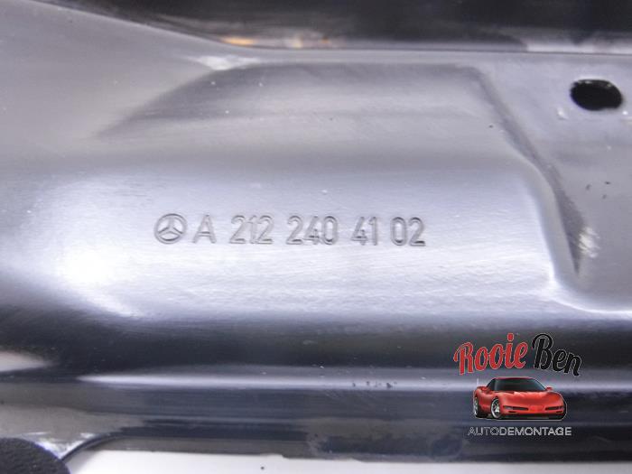 Gearbox mount from a Mercedes-Benz E Estate (S212) E-220 16V BlueTEC 2013