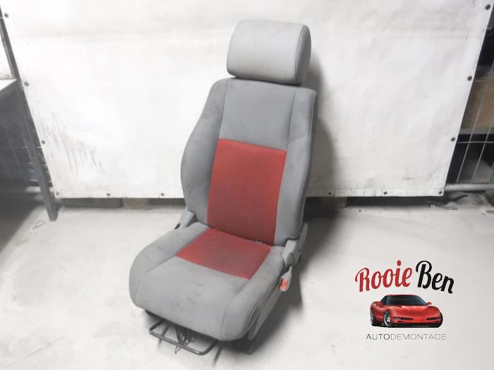Używane Fotel prawy Dodge Caliber 2.0 16V Cena € 75,00 Procedura marży oferowane przez Rooie Ben autodemontage