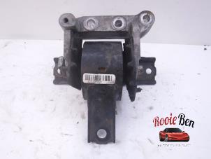 Used Engine mount Dodge Caliber 2.0 16V Price on request offered by Rooie Ben autodemontage