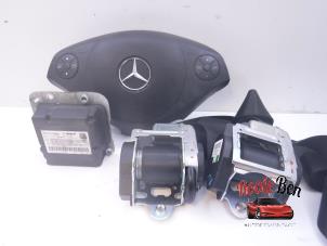 Używane Zestaw + Modul poduszki powietrznej Mercedes Sprinter 5t (906.15/906.25) 519 CDI V6 24V Cena na żądanie oferowane przez Rooie Ben autodemontage