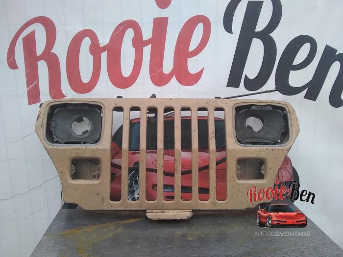 Używane Grill Jeep Wrangler (YJ) 4.0 i Cena € 200,00 Procedura marży oferowane przez Rooie Ben autodemontage