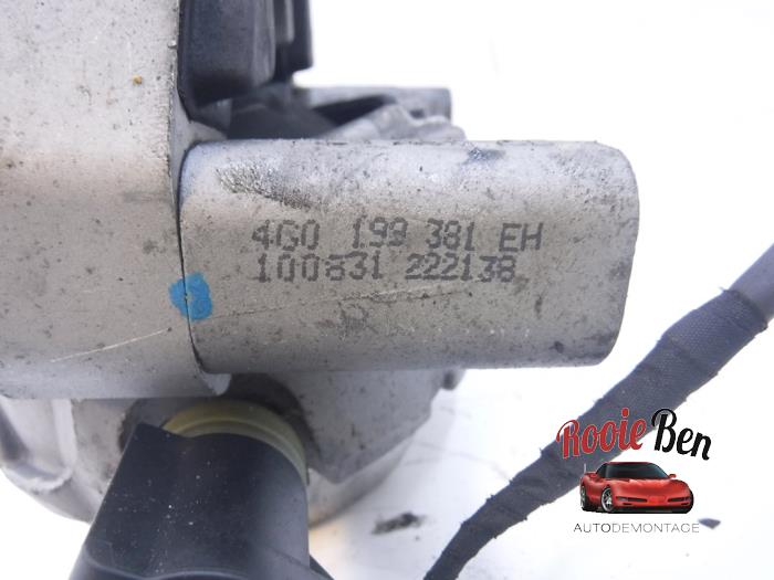 Support moteur d'un Audi A8 (D4) 3.0 TDI V6 24V Quattro 2010