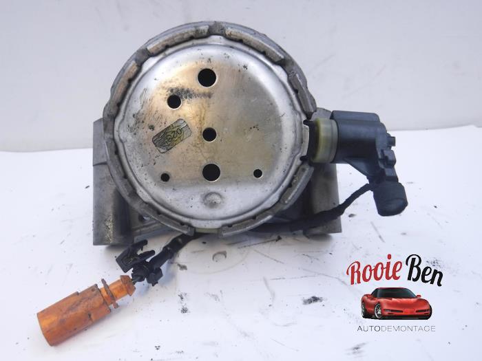 Support moteur d'un Audi A8 (D4) 3.0 TDI V6 24V Quattro 2010
