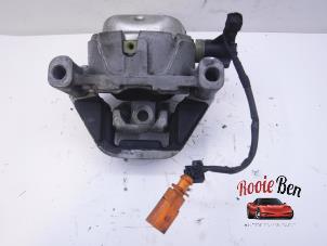 Support moteur d'un Audi A8 (D4) 3.0 TDI V6 24V Quattro 2010