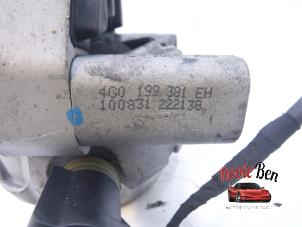 Support moteur d'un Audi A8 (D4) 3.0 TDI V6 24V Quattro 2010