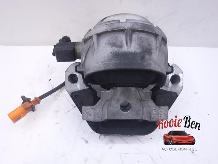 Used Engine mount Audi A8 (D4) 3.0 TDI V6 24V Quattro Price € 50,00 Margin scheme offered by Rooie Ben autodemontage