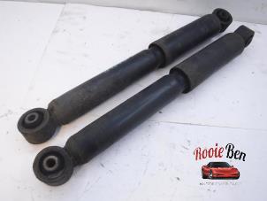 Used Shock absorber kit Volkswagen Caddy III (2KA,2KH,2CA,2CH) Price on request offered by Rooie Ben autodemontage