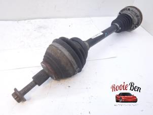 Used Front drive shaft, left Volkswagen Caddy III (2KA,2KH,2CA,2CH) Price on request offered by Rooie Ben autodemontage