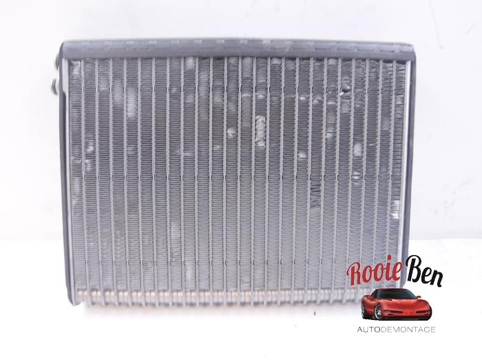 Usagé Radiateur clim Cadillac SRX 3.6 V6 24V AWD Prix € 25,00 Règlement à la marge proposé par Rooie Ben autodemontage