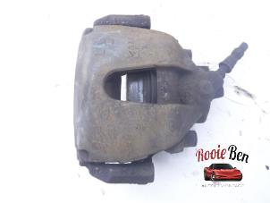Used Front brake calliper, right Volvo V50 (MW) 1.8 16V Price € 35,00 Margin scheme offered by Rooie Ben autodemontage